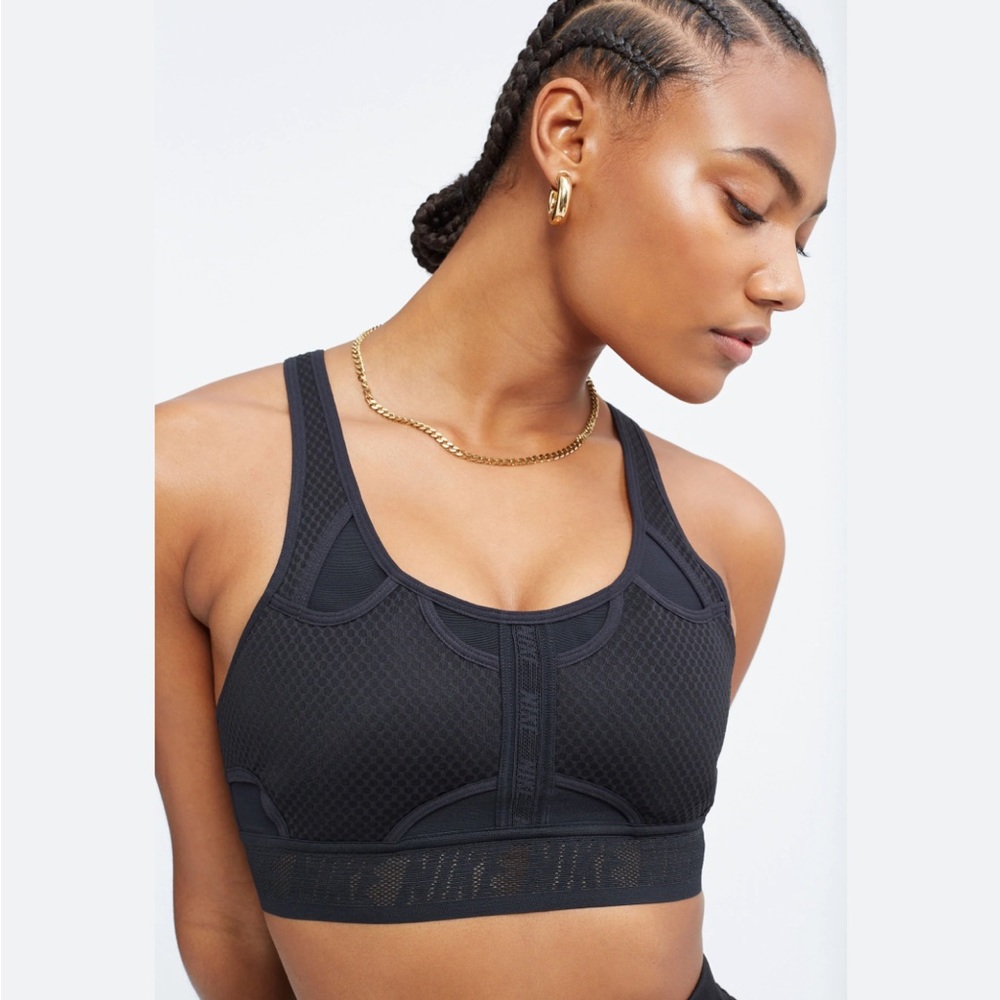 Nike Dri-FIT Swoosh Ultrabreathe Sports Bra